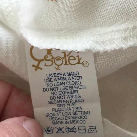 Solei White Peasant top, beautiful embroidery, - Picture 7 of 7